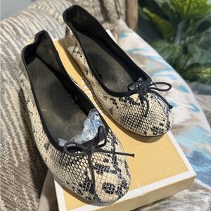 H&M Snake-Print Ballet Flats in Black & Cream - 8.5